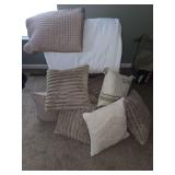 King size bed set. Comforter, throw blanket, 2 king size pillows in shams, 6 decorative pillows