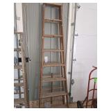 8'' wooden ladder