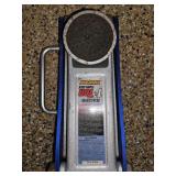 Racing 1.5 ton floor jack with rapid pump