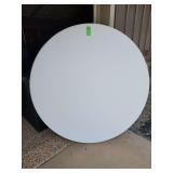Lifetime 5 ft round  plastic table like new