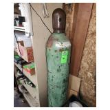 High-pressure oxygen gas cylinder