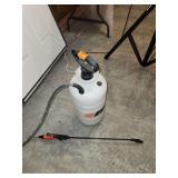 Echo 2-gallon manual pump sprayer