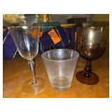 Entire tote of miscellaneous glassware