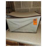 Storage bin