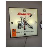 Snap on wall clock