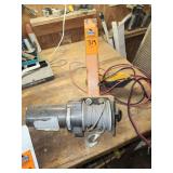 2" receiver wenchwith controller