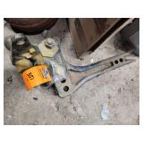 Weight distribution hitch head and shank assembly