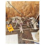 Pneumatic paint spray guns