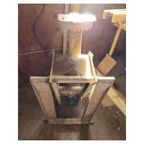 Heavy duty mounting bracket