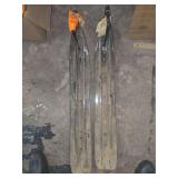 2 sled skis