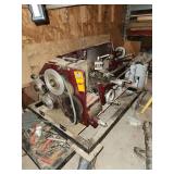 Metal-cutting bench lathe