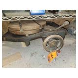 Heavy-duty cast-iron rotary table (such as a horizontal/vertical metalworking
