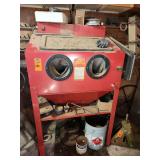 Central pneumatic steel blast cabinet-floor
