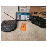 Small desk AM/FM radios