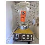 Vintage Ambassador by Waring blender