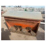 Smidley 12 Place Hog Feeder