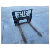Caterpillar Skid Steer Attach 48' Pallet Forks