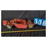 HEIL EARTH MOVER ROAD SCRAPER