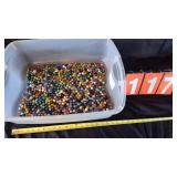 LARGE GROUP OF VINTAGE MARBLES