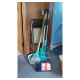 BROOMS/SWIFFER, FOLDING CHAIR