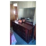 DRESSER & MIRROR