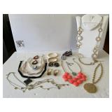 Costume Jewelry Lia Sophia Monet NY Pudote +
