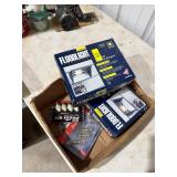 2 new floodlights w/night light bulbs