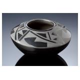 Santanita Suazo Santa Clara Pueblo Blackware Matte & Polished Pottery Pot Santanita Suazo Santa Clara Pueblo Blackware Matte & Polished Pottery Pot