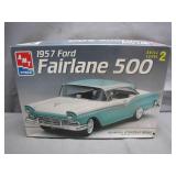AMT 1957 Ford Fairlane 500 Model Kit