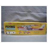 Guillowï¿½s Cessna 150 Flying Model Kit
