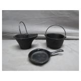 Small Cast Iron Toy Cookware Pieces Set Small Cast Iron Toy Cookware Pieces Set