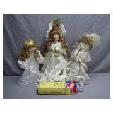 4 Dolls, One With Musical Feature