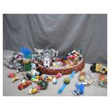 Toys with Action Figures and Base