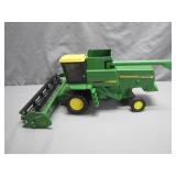 Die-Cast John Deere 7720 Combine Replica Model