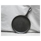 Lodge Cast Iron Skillet With Maker