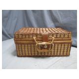 Wicker Picnic Basket With Leather Straps