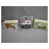 Diecast Vintage-Style Model Trucks