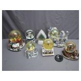 10 Snow Globes With Winter Scenes