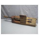 Wooden Screw Vise for Carpentry Projects