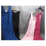 4 Womenï¿½s Dresses in Various Sizes