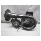 Vintage-Style Automotive Horn Assembly
