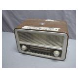 Retro-Style AM/FM Radio With Wood Finish