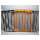 Adjustable Wooden and Metal Safety Gate