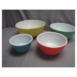 Four-Piece Pyrex Mixing Bowl Set