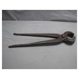 Iron Pincer Tool with Distinctive Design