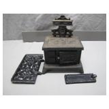 Cast Iron DOT Toy Stove