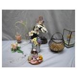 Charming Decorative Lot With Floral Accents