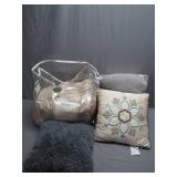 Bedding Set with Pillows and Comforter