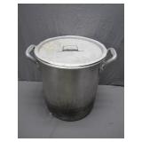 Large Aluminum Stock Pot with Lid and Strainer