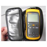 Fluke 51 II Thermometer With Case